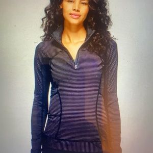 LULULEMON RUN FOR GOLD HALF ZIP SIZE 8